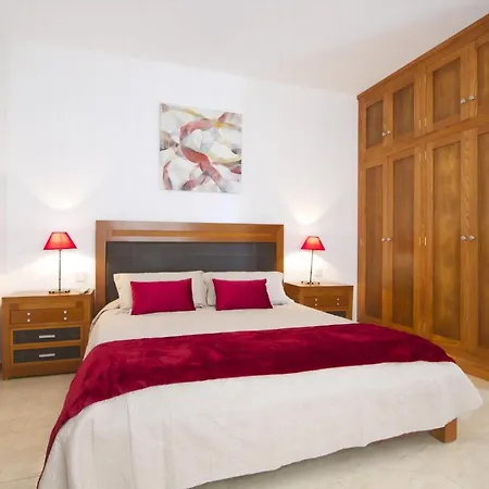 Stunning Seaview Casa Tosco 5 Bedroom Pool Table Overlooking Old Town * Puerto del Carmen (Lanzarote)
