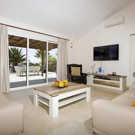Stunning Seaview Casa Tosco 5 Bedroom Pool Table Overlooking Old Town Puerto del Carmen (Lanzarote)